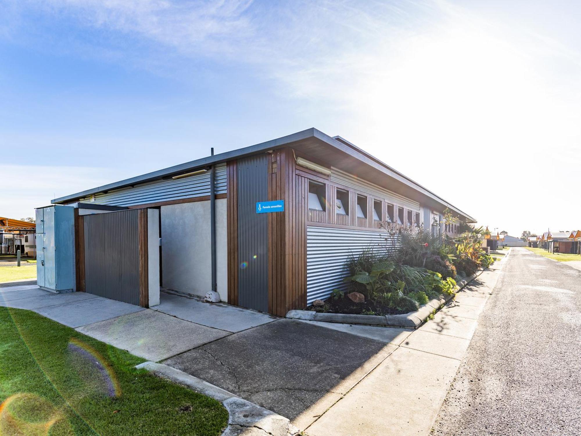 Nrma Yarrawonga Mulwala Holiday Park 外观 照片